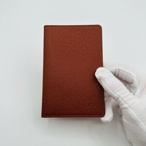 Louis Vuitton Taiga Bi Fold Card holder